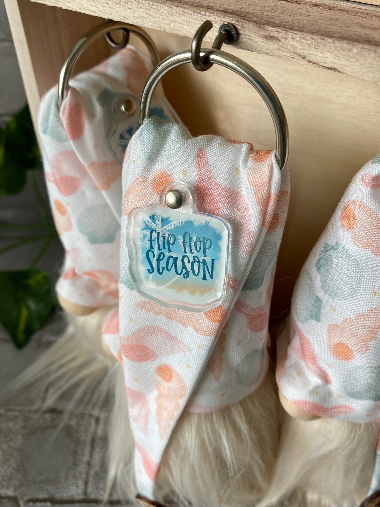 Gulfport Gnome™-Flip Flop Season Beach Decor- 4" Plush Mini Seashells Gnome